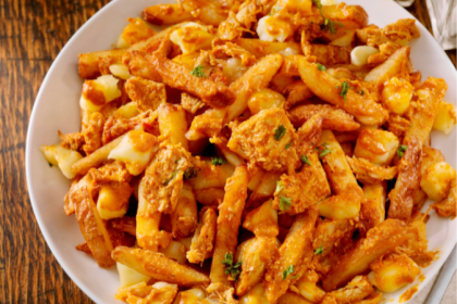 BUTTER CHICKEN POUTINE